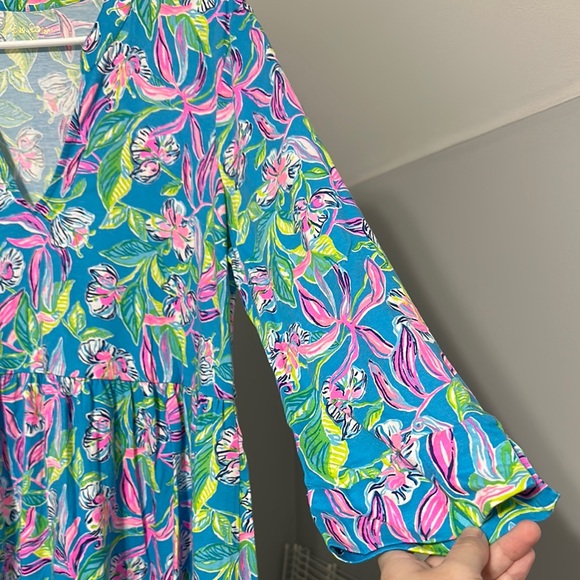 Vibrant Lilly Pulitzer V-Neck Dress - Picture 4 of 5
